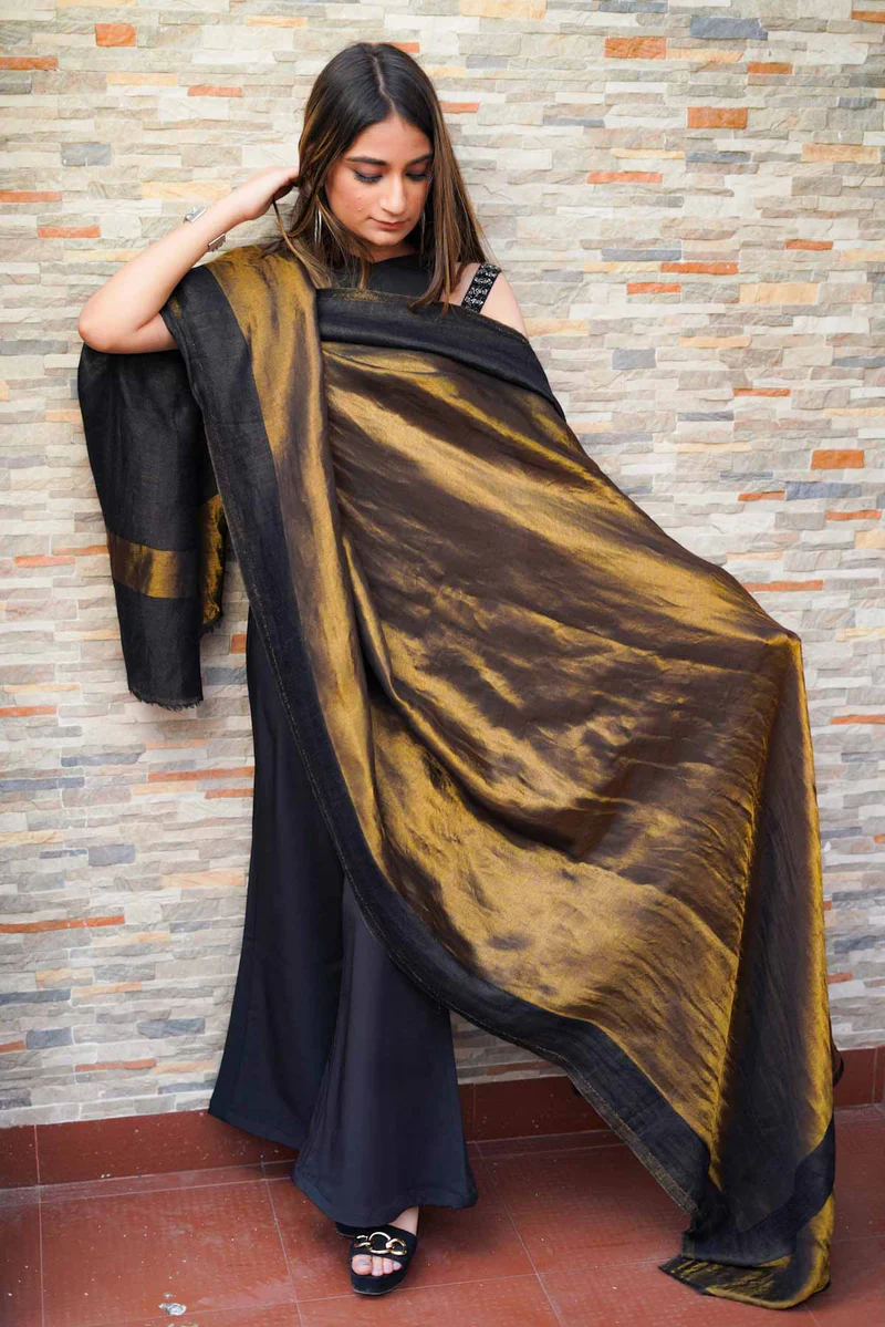 Zari-Revrsible-Shawl-Black-5_29d68789-4216-4890-9f21-6392abd33948